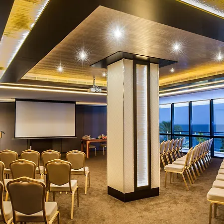 Hotel Amathus 5*