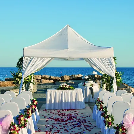 Hotel Amathus 5*
