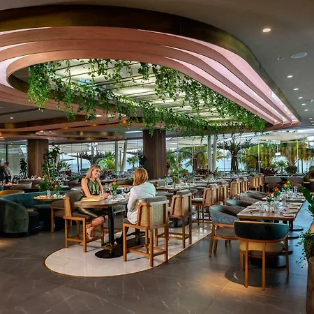 Amathus Hotel 5*